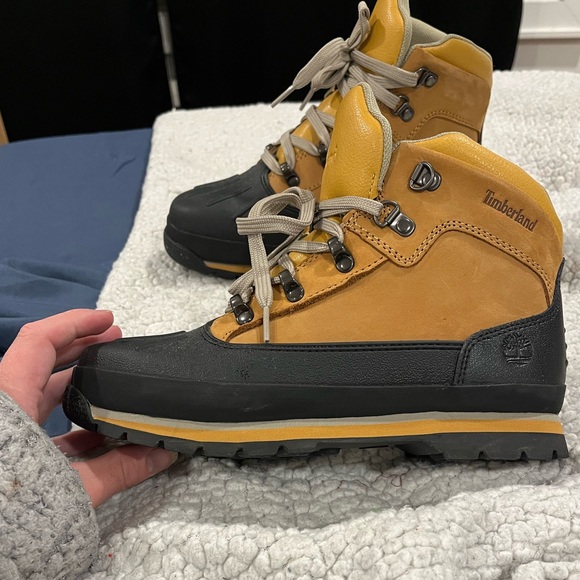 Timberland Eurohiker size 5.5 Y new w/o box - Picture 2 of 11